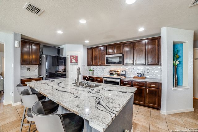 10235 Bonavantura, San Antonio, TX 78245