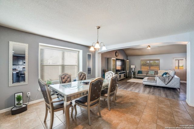 10235 Bonavantura, San Antonio, TX 78245