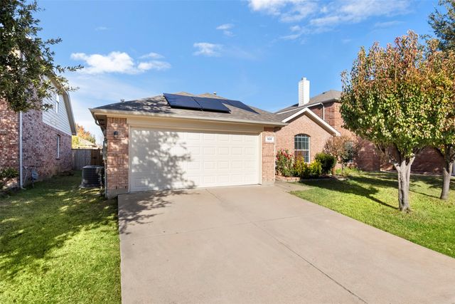 928 Wood Brook Drive, Grand Prairie, TX 75052