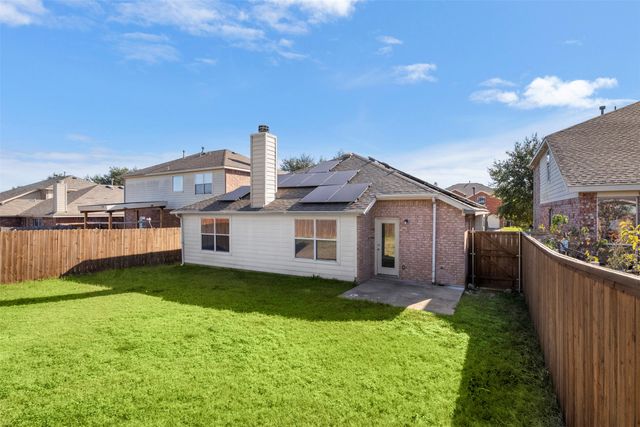 928 Wood Brook Drive, Grand Prairie, TX 75052