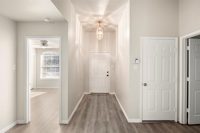 928 Wood Brook Drive, Grand Prairie, TX 75052