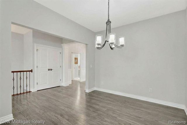 13185 Harbor Landings Drive 102, Fenton, MI 48430