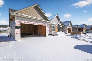 13185 Harbor Landings Drive 102, Fenton, MI 48430