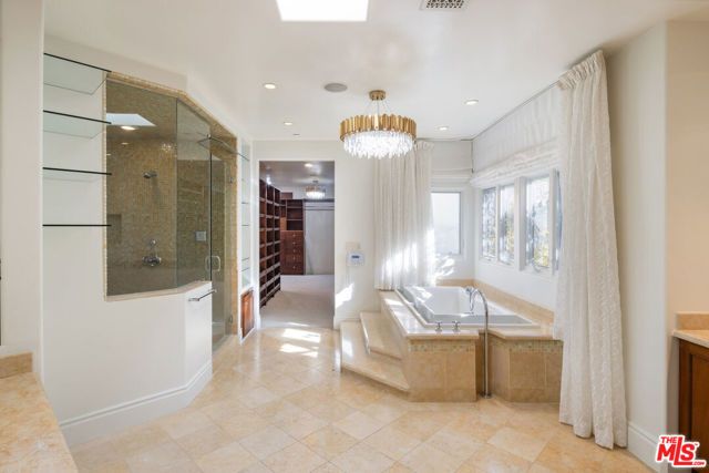 2157 Ravensfield Lane, Los Angeles, CA 90077