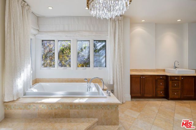 2157 Ravensfield Lane, Los Angeles, CA 90077