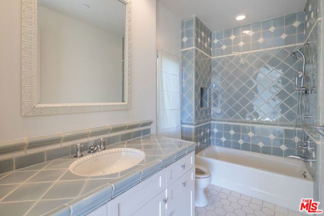 2157 Ravensfield Lane, Los Angeles, CA 90077