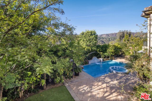 2157 Ravensfield Lane, Los Angeles, CA 90077