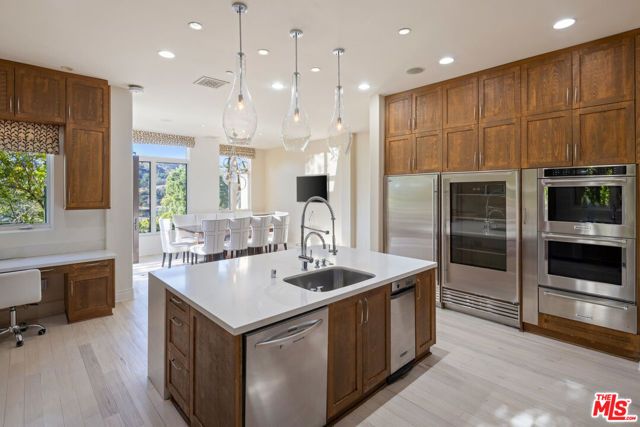 2157 Ravensfield Lane, Los Angeles, CA 90077