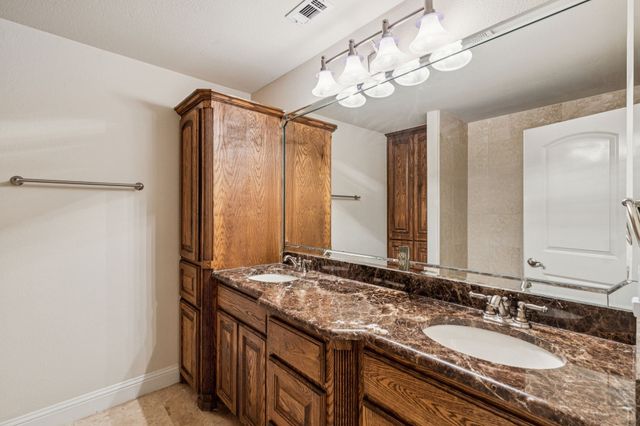 2221 Southern Oaks Drive, Cedar Hill, TX 75104