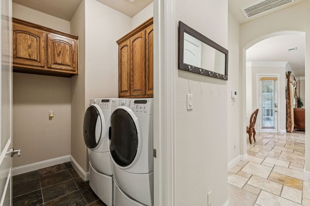 2221 Southern Oaks Drive, Cedar Hill, TX 75104