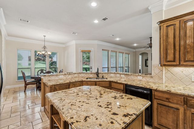 2221 Southern Oaks Drive, Cedar Hill, TX 75104