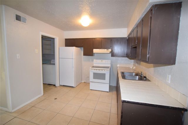 3916 CRAYRICH CIRCLE C-1, Orlando, FL 32839