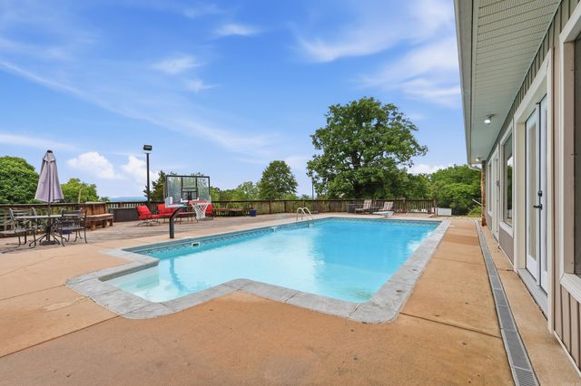 1100 Carruthers Drive, Morrilton, AR 72110