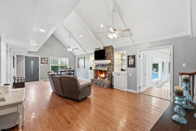1100 Carruthers Drive, Morrilton, AR 72110