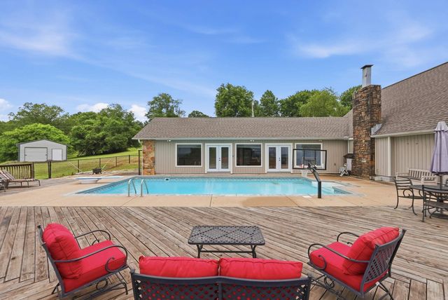 1100 Carruthers Drive, Morrilton, AR 72110