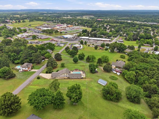 1100 Carruthers Drive, Morrilton, AR 72110