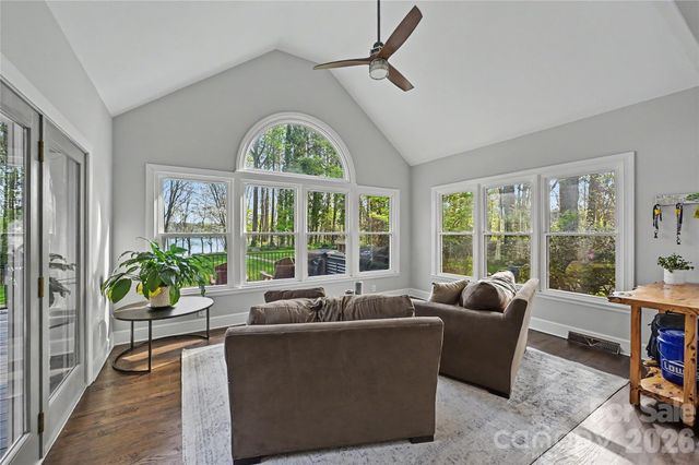 4841 Mountain Point Lane, Charlotte, NC 28216