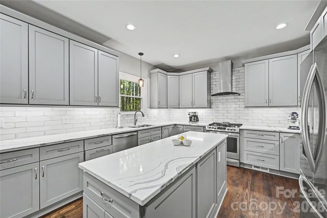 4841 Mountain Point Lane, Charlotte, NC 28216