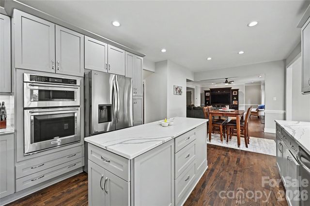 4841 Mountain Point Lane, Charlotte, NC 28216