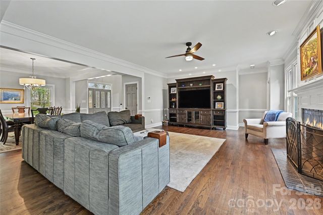 4841 Mountain Point Lane, Charlotte, NC 28216