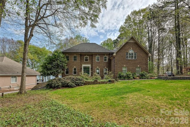 4841 Mountain Point Lane, Charlotte, NC 28216