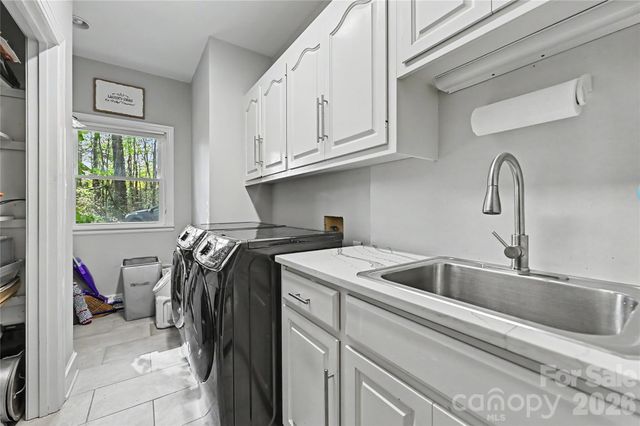 4841 Mountain Point Lane, Charlotte, NC 28216