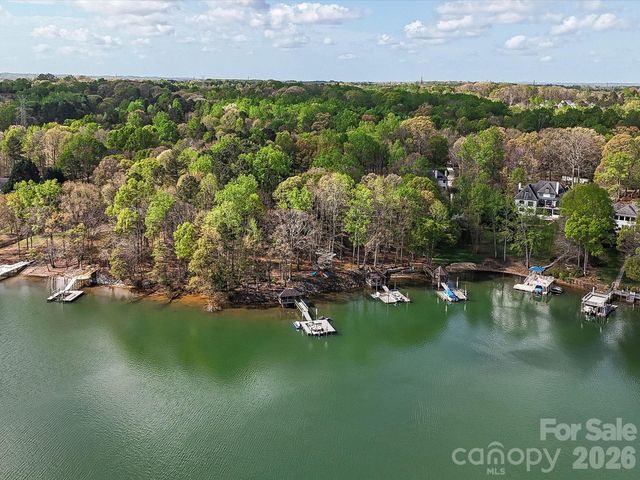 4841 Mountain Point Lane, Charlotte, NC 28216