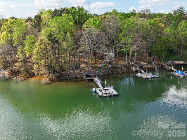 4841 Mountain Point Lane, Charlotte, NC 28216