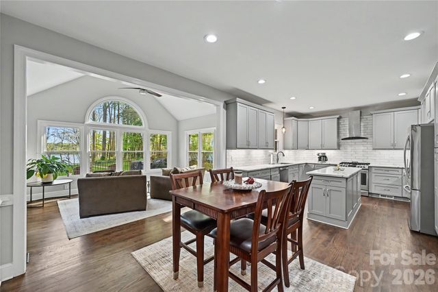 4841 Mountain Point Lane, Charlotte, NC 28216