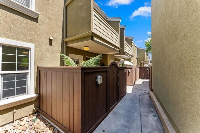 5404 Balboa Arms Drive 352, San Diego, CA 92117
