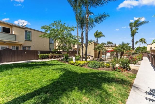 5404 Balboa Arms Drive 352, San Diego, CA 92117