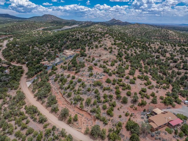 40 E Old Agua Fria Road, Santa Fe, NM 87508