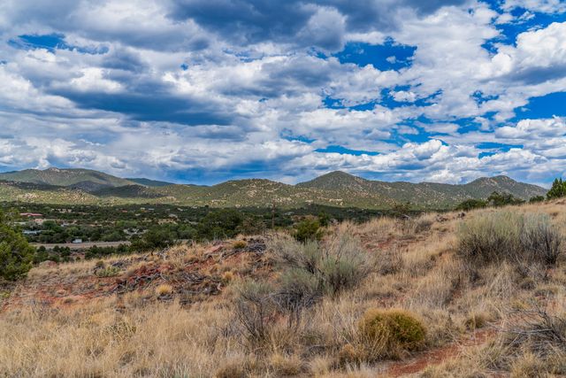 40 E Old Agua Fria Road, Santa Fe, NM 87508
