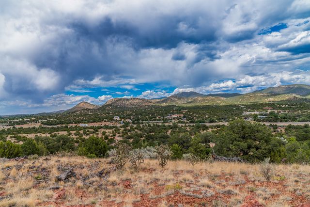 40 E Old Agua Fria Road, Santa Fe, NM 87508
