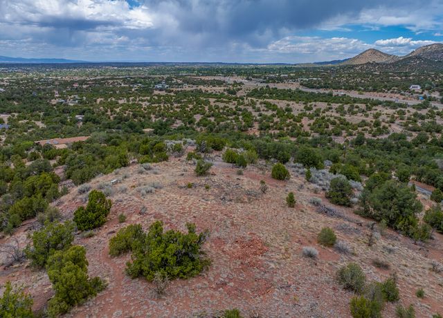40 E Old Agua Fria Road, Santa Fe, NM 87508