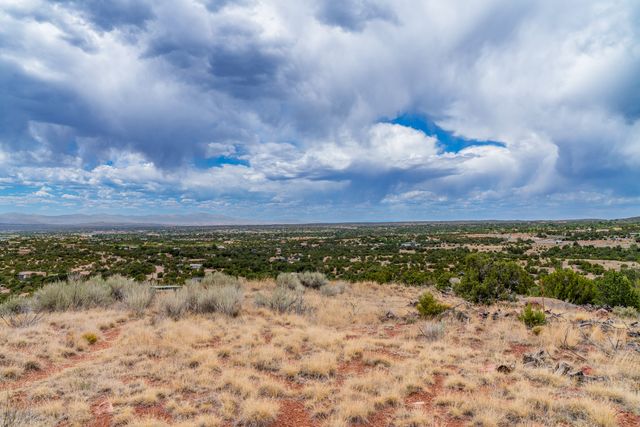 40 E Old Agua Fria Road, Santa Fe, NM 87508