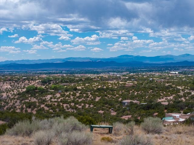 40 E Old Agua Fria Road, Santa Fe, NM 87508