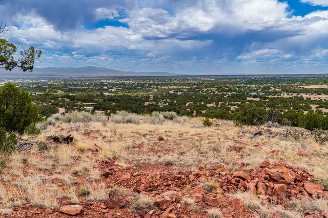 40 E Old Agua Fria Road, Santa Fe, NM 87508