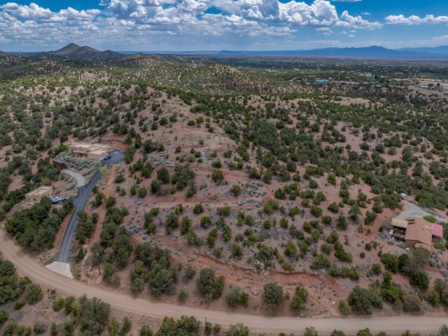 40 E Old Agua Fria Road, Santa Fe, NM 87508