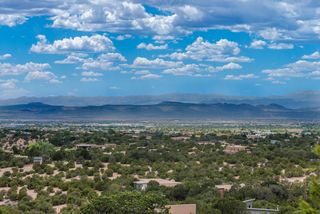 40 E Old Agua Fria Road, Santa Fe, NM 87508
