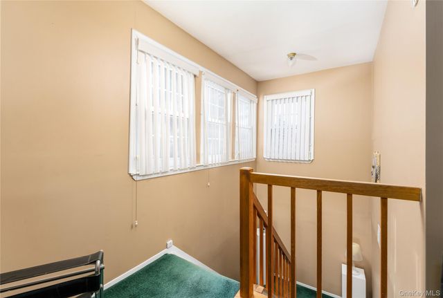 6 Georgian Court, Coram, NY 11727