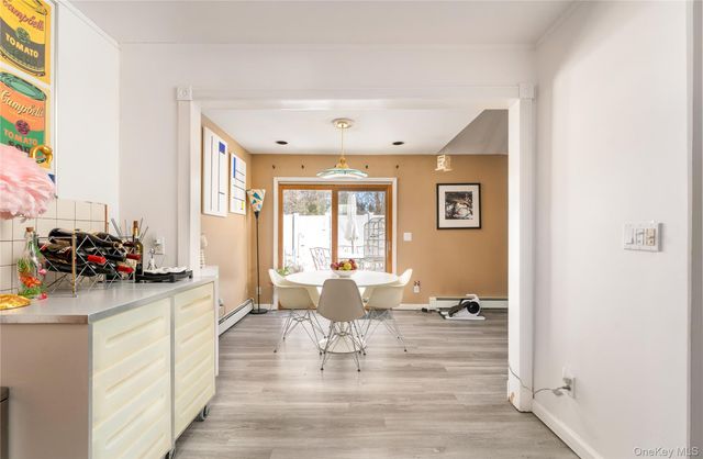 6 Georgian Court, Coram, NY 11727