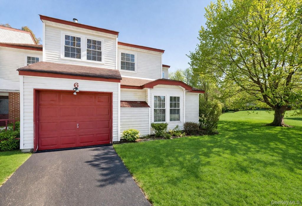 6 Georgian Court, Coram, NY 11727