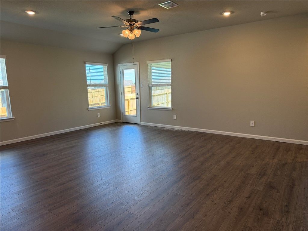 1011 Legrand Street, Brenham, TX 77833 — photo 4