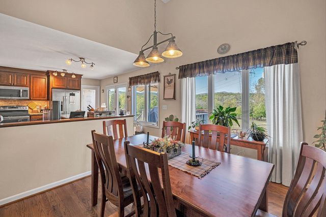 384 Deer Haven DR, Roanoke, VA 24012