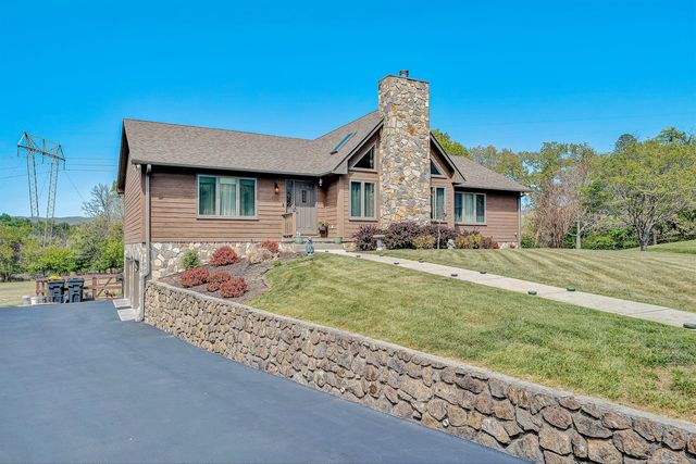 384 Deer Haven DR, Roanoke, VA 24012