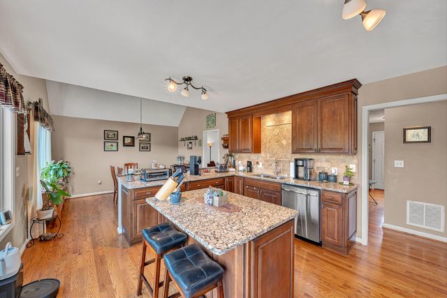 384 Deer Haven DR, Roanoke, VA 24012