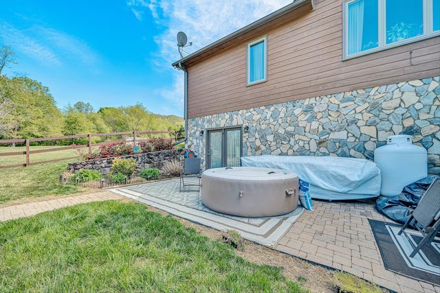 384 Deer Haven DR, Roanoke, VA 24012