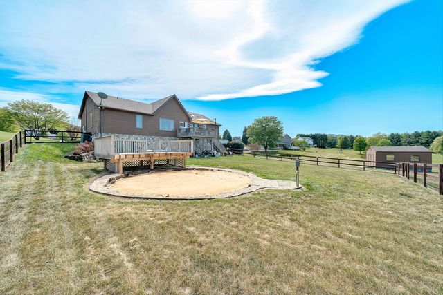 384 Deer Haven DR, Roanoke, VA 24012