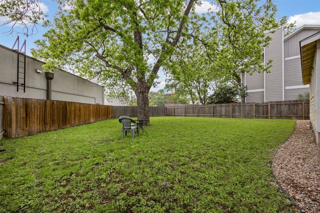 2403 S 2nd ST, Austin, TX 78704